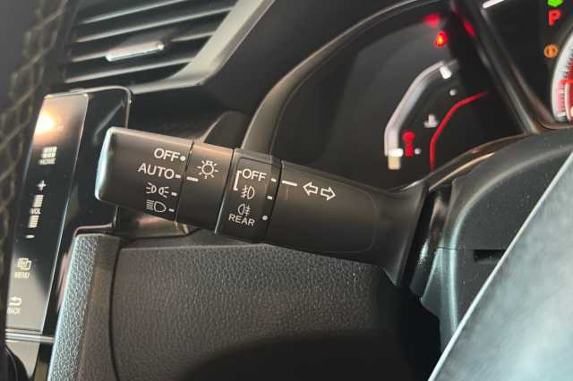 Honda Civic 1.5 VTEC Turbo Sport Plus 5dr CVT 
